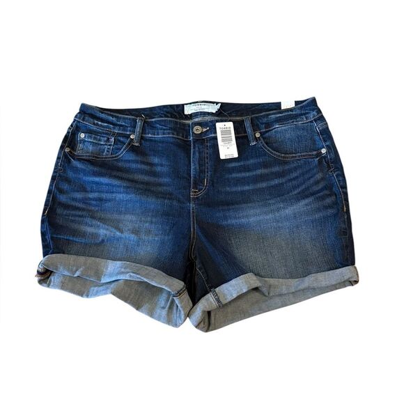 Torrid Keep It 100 5 Inch Rolled Hem Denim Shorts Womens Size 22 NWT - Picture 1 of 8